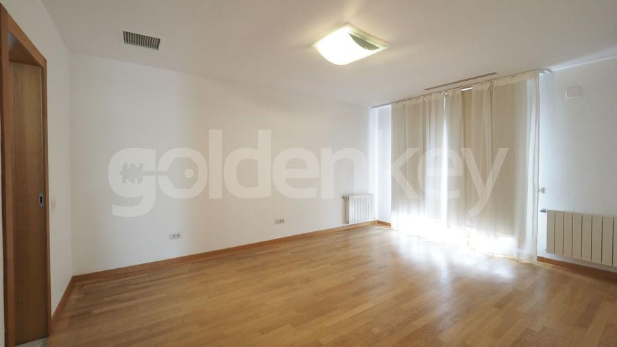 Duplex cu 5 camere cu Piscina în Iancu Nicolae