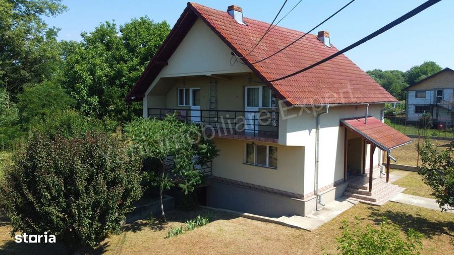 Casă cu 4 camere în Curtea de Argeș