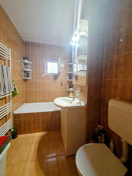Apartament cu 2 camere decomandat în UTA