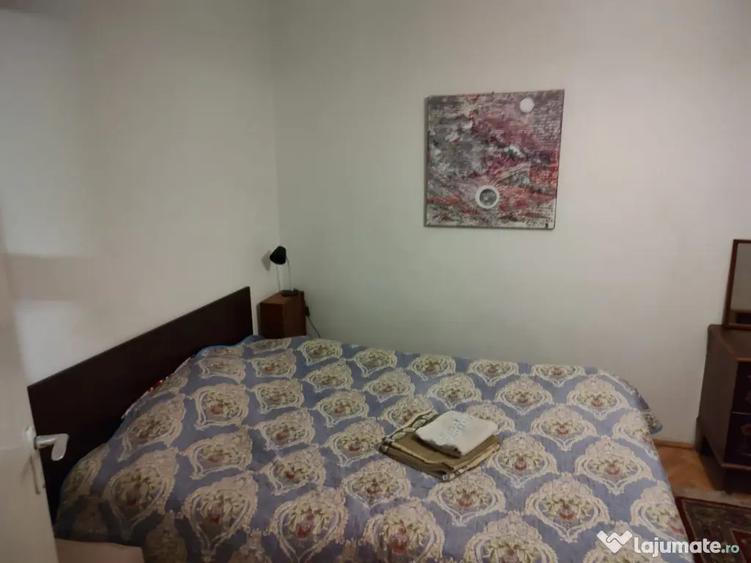Apartament cu 3 camere semidecomandat, mobilat în Tătărași