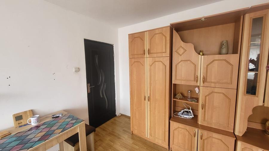 Apartament cu 2 camere semidecomandat în Govândari