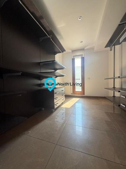 Duplex cu 6 camere cu Canalizare în Central