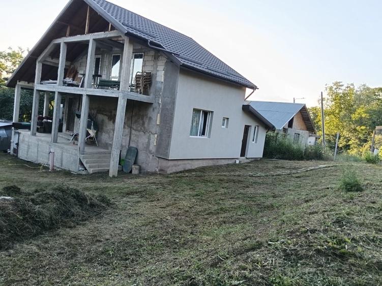 Casă cu 4 camere în Central