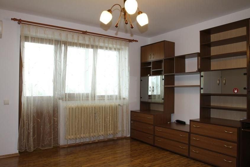 Apartament cu 2 camere decomandat, mobilat în Titan