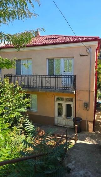 Duplex cu 5 camere cu Canalizare în Central