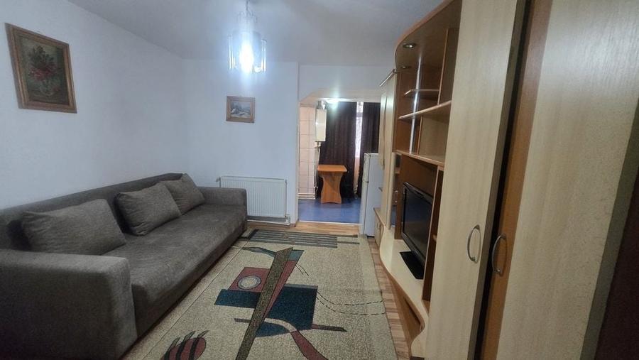 Garsonieră decomandată în Central