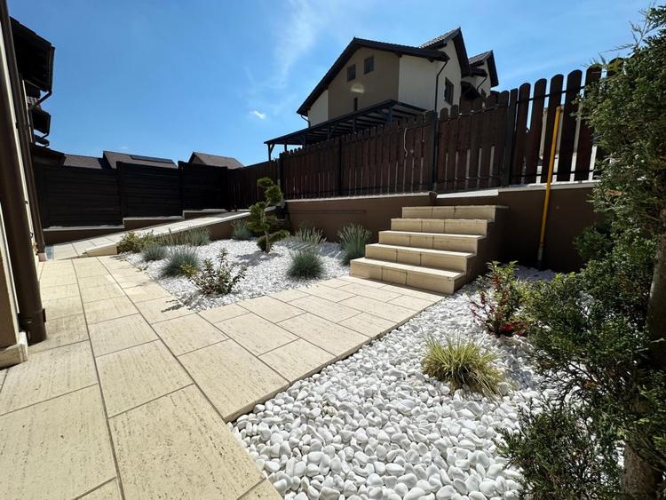 Duplex cu 5 camere cu Canalizare în Dezmir