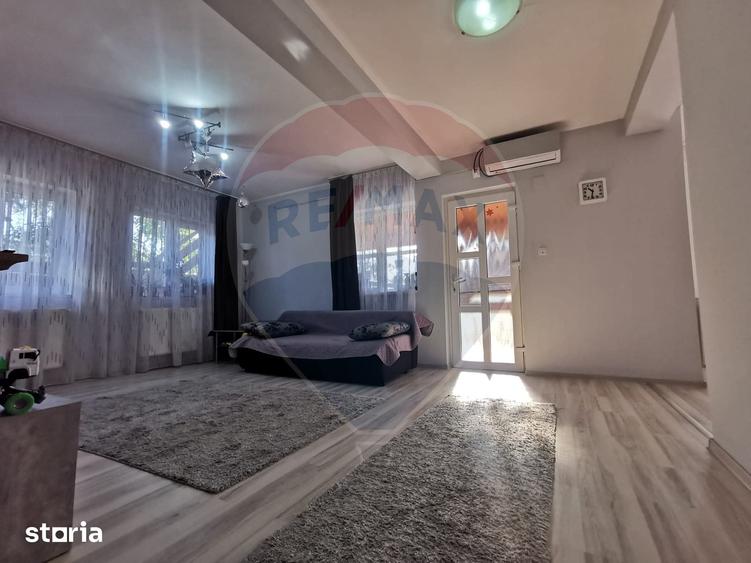 Casă cu 7 camere cu Teren 342 Mp în Tokai