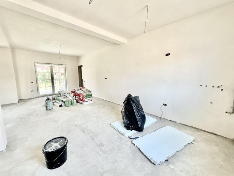 Duplex cu 3 camere cu Canalizare în Moșnița Nouă