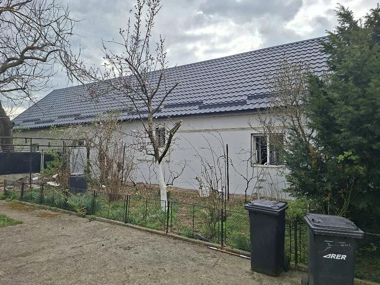 Casă cu 4 camere cu Teren 700 Mp în Peciu Nou