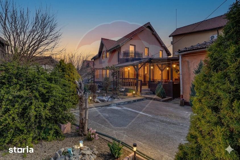 Casă cu 8 camere cu Teren 777 Mp în Ultracentral