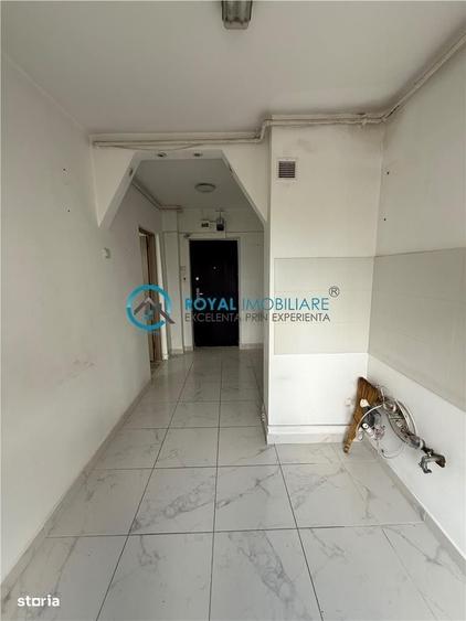 Apartament cu 2 camere semidecomandat în Republicii