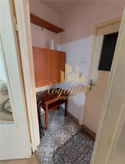 Apartament cu 2 camere semidecomandat, mobilat în Girocului