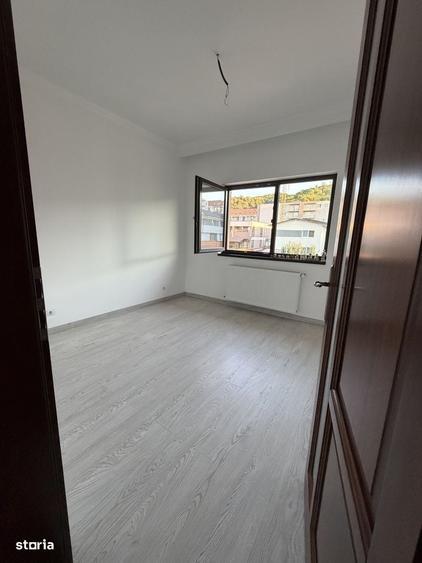 Casă cu 4 camere în Florești