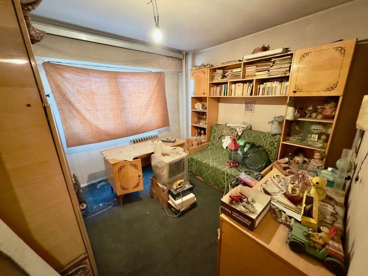 Apartament cu 3 camere decomandat în Uverturii