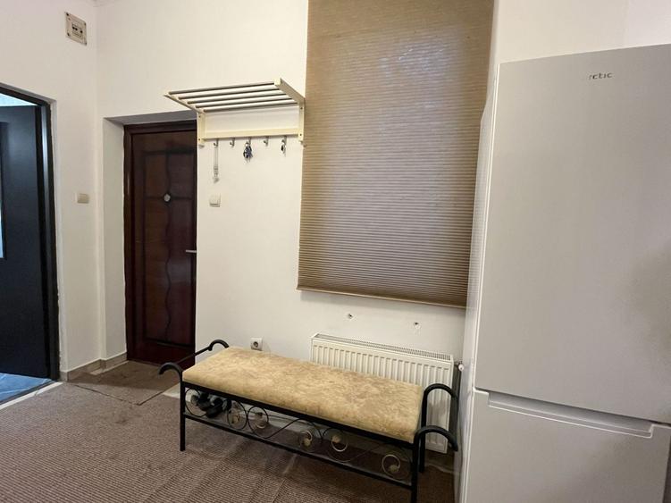 Casă individuală cu 2 camere cu Canalizare în Central