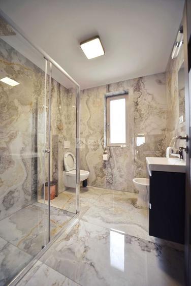 Duplex cu 4 camere cu Canalizare în Bucium