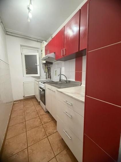 Apartament cu 2 camere semidecomandat, mobilat în Blașcovici