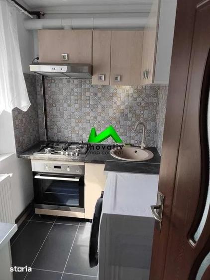Garsonieră decomandată, mobilată în Valea Aurie