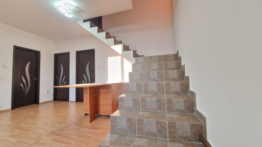 Casă individuală cu 7 camere cu Teren 420 Mp în Buturugeni