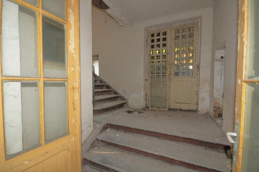Casă cu 19 camere cu Teren 1725 Mp în Dorobanți