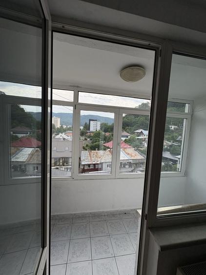 Apartament cu 3 camere decomandat în Exterior Vest