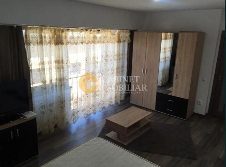 Garsonieră decomandată, mobilată în Podu Roș