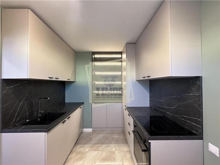 Apartament cu 3 camere decomandat, mobilat în Central