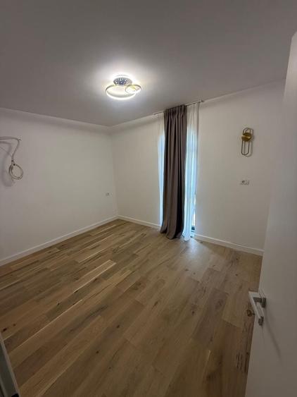 Casă cu 5 camere cu Canalizare în Pipera