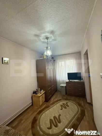 Apartament cu 3 camere nedecomandat, mobilat în Central