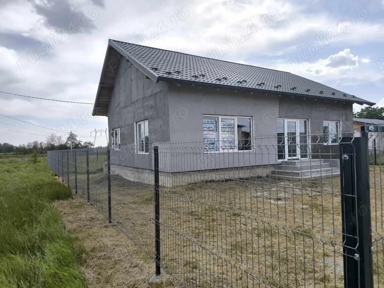 Casă cu 3 camere cu Teren 525 Mp în Stăncești