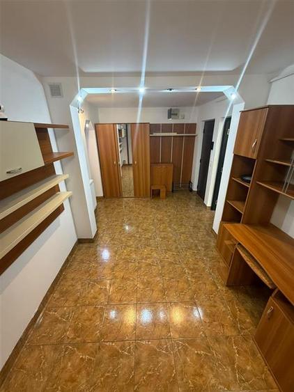 Apartament cu 2 camere decomandat, mobilat în Nicolina