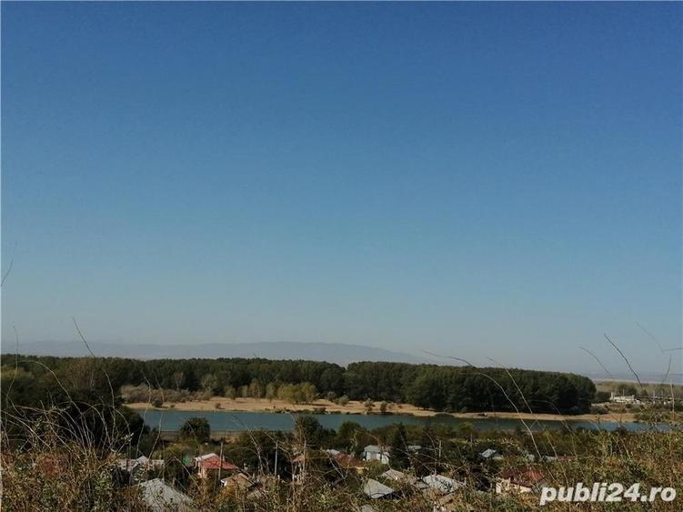 Teren de 6400 mp, în Cosmești
