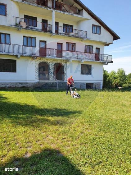 Spațiu comercial, de 1,650 mp, în Baia de Fier