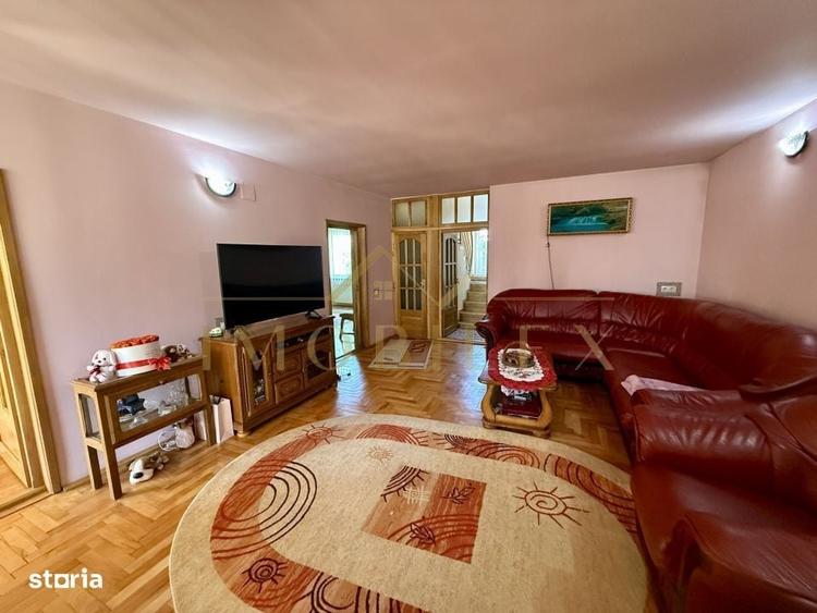 Casă cu 4 camere în Central