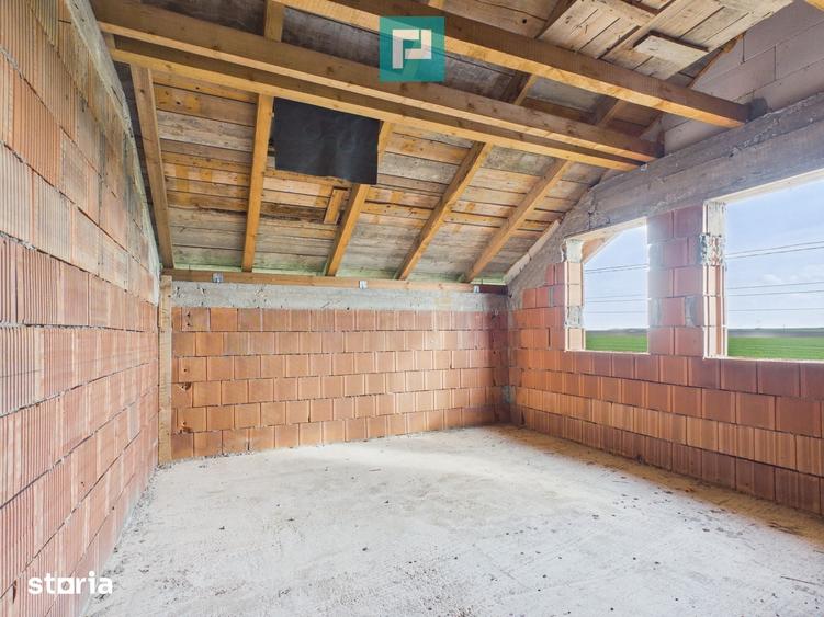 Casă cu 6 camere cu Teren 500 Mp în Central