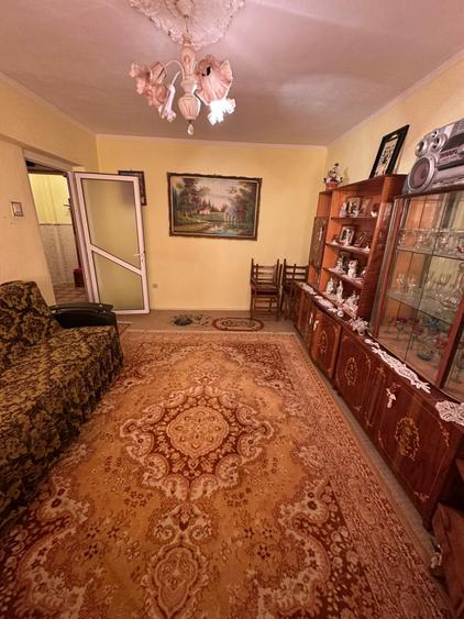 Apartament cu 2 camere decomandat, mobilat în Radu Negru