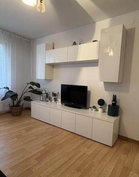 Apartament cu 3 camere decomandat, mobilat în Titan