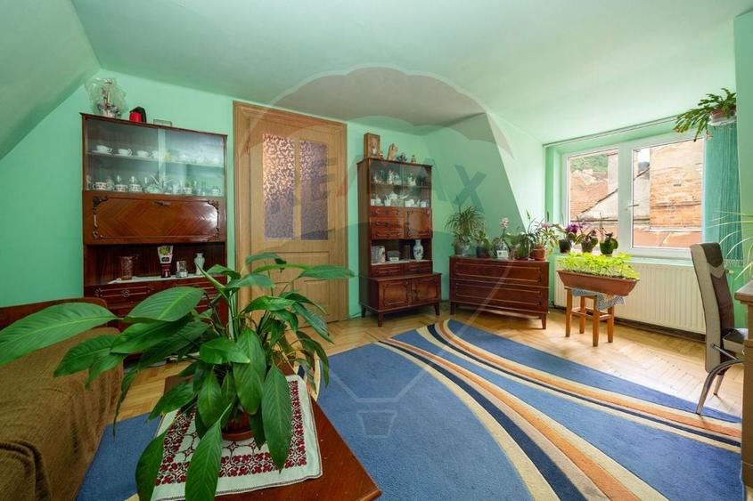 Apartament cu 3 camere decomandat, mobilat în Centrul Istoric