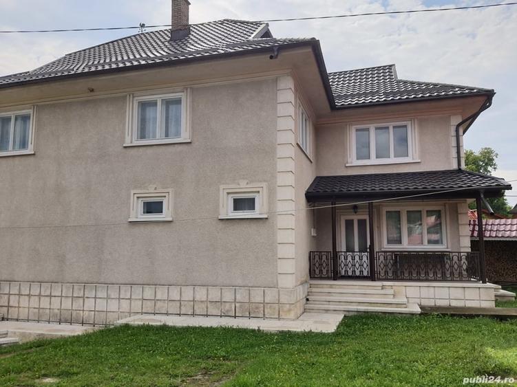 Casă cu 5 camere cu Teren 8620 Mp în Pipirig