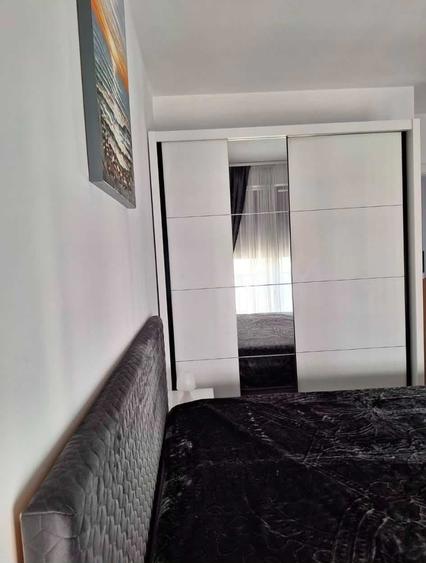 Apartament cu 3 camere decomandat în Exterior Vest