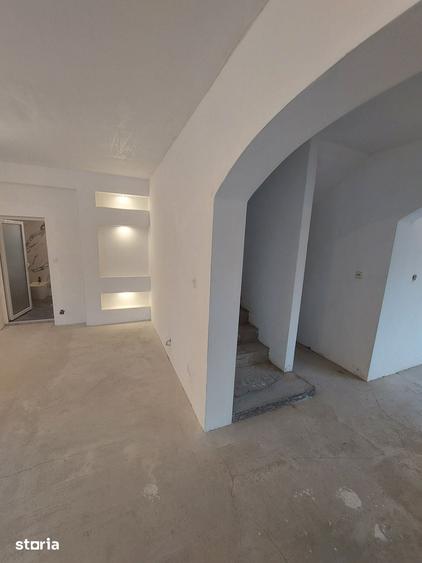 Casă cu 4 camere cu Teren 330 Mp în Oncea