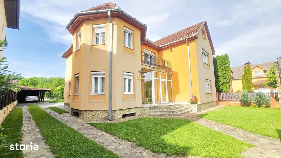 Casă cu 7 camere cu Teren 1384 Mp în Micro 17