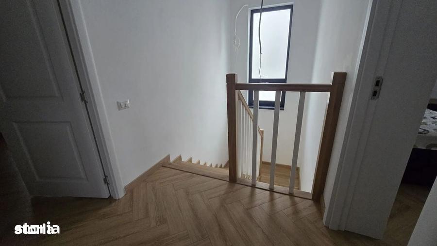 Casă cu 4 camere în Breazu