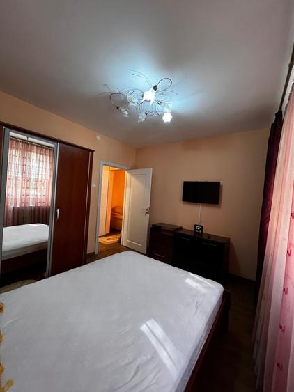 Apartament cu 2 camere semidecomandat, mobilat în 1 Mai