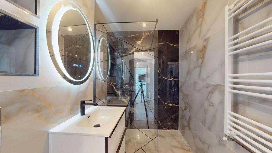 Apartament cu 3 camere decomandat în Drumul Taberei