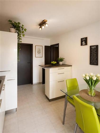 Apartament cu 2 camere decomandat, mobilat în Exterior Est
