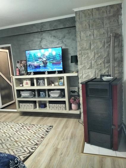 Apartament cu 3 camere decomandat în Nămoloasa