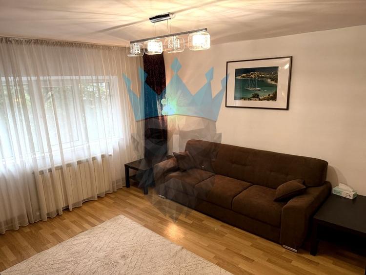 Apartament cu 3 camere decomandat, mobilat în Olteniței