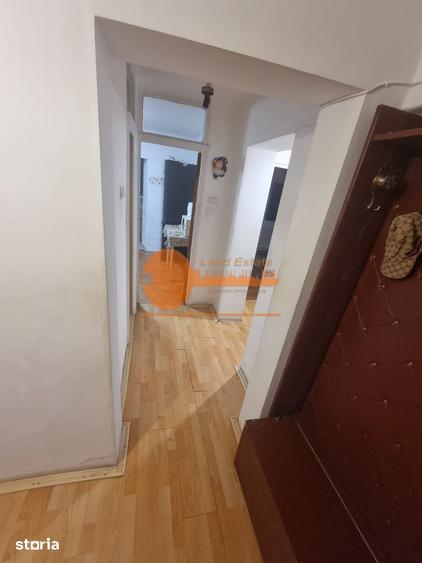 Apartament cu 3 camere decomandat în Crângași
